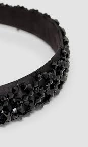 Es probable que ya hayamos superado el límite autoimpuesto de nuestro presupuesto fashion y por eso no queramos enamorarnos de ninguna propuesta de. Diadema Cristales Accesorios Para El Cabello Stradivarius Mexico Accesorios Para El Cabello Diademas Joyas Para El Cabello