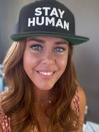 Amy Lichtenberg's Instagram, Twitter & Facebook