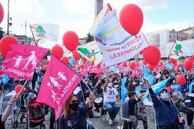Non un passo indietro» lo slogan che accompagnerà gli eventi organizzati in tutta italia, a partire da roma. Ddl Omofobia La Manifestazione Riuscita Per La Liberta D Opinione