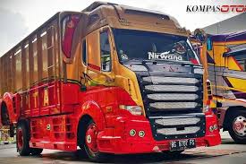 Cukup unik memang melihat variasi truk canter terbaru dengan model yang keren dari sisi modif bemper dan bak seperti modifikasi truck canter sakera satu ini bisa kalian lihat disini gambar dan fotonya lengkap. Truk Semen Transformer Asal Banyumas