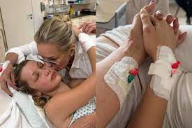 Mãe de Bella Hadid desabafa sobre internação da filha - 19/09/2025 - Celebridades - F5