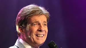 Duizenden fans nemen afscheid van Paul Severs in Halle :: Vjm-nws3