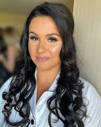 Hayley Nielsen's Instagram, Twitter & Facebook