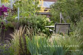 An extensive review of all kinds of plantings regarding grasses. Gartenblog Zu Gartenplanung Gartenberatung Gartendesign Und Gartengestaltung Staudenplanung Ein Staudenbeet Mit Grasern