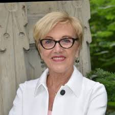 Was können Frauennetzwerke verändern? Das war eine der Fragen, die uns  durch 1 ½ Tage in Nürnberg und Herzogenaurach begleitet haben. Wir, das  waren Frauen aus dem Female Leaders Report, den… |