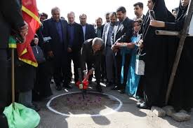 وزیر آموزش و پرورش مدرسه متوسطه اول شهرک سید احمد خمینی کلنگزنی کرد
