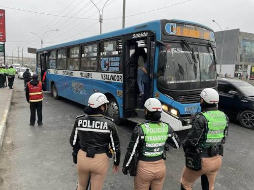 Protestas contra extorsiones en Perú ponen en jaque al Congreso y al  gobierno de Boluarte | Ojo Público