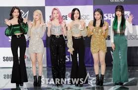 여자친구 해체 (출처='쏘스뮤직' 공식 홈페이지)그룹 여자친구가 자필 편지로 해체 심경을 전했다.19일 여자친구는 공식 팬 커뮤니티 위버스를 통해 0btuopnl2z3eym