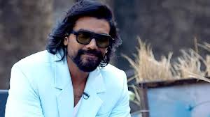 20 കാരിയായ കാമുകി ഗർഭിണിയായി; രമേഷ് ഗോപി നായർ മതം മാറി വിവാഹം ചെയ്‌തോ? താരദമ്പതികളുടെ ജീവിതകഥ