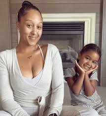 Despite her impressive performances, seashell on the masked singer was revealed to be actress tamera mowry. Tamera Mowry Explains To Her Daughter What A Weave Is In New Adorable Video The Shade Room