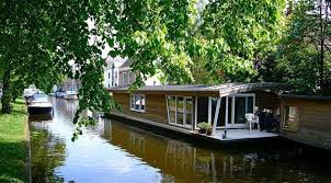 These living costs include moorings/repair bills/ electricity/heating/ etc. 30 Houseboats For Rent Ideas House Boat Houseboat Rentals Rent