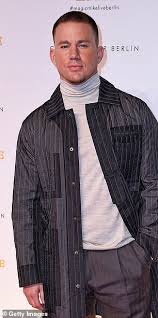 Kravitz filed to divorce glusman on december 23 after less than two years of marriage. Zoe Kravitz Is Not Dating Channing Tatum Following Divorce From Husband Karl Glusman Daily Mail Online