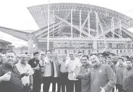 Kompleks imigresen, kastam icqs bukit kayu hitam dijangka siap 2018masalah kesesakan di pintu masuk sempadan bukit kayu hitam akan dapat diatasi dengan. Kompleks Kenderaan Berat Di Icqs Bukit Kayu Hitam Dibuka Pressreader