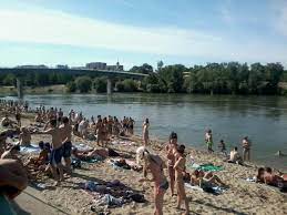Wifi and parking are free, and this hotel also features a restaurant. Tiraspol Hostel On Twitter Tiraspol Beach 2 Beaches With 1 For 2 Litters Of Beer Tiraspolhostel Gmail Com Http T Co Jfdbeszvan Http T Co Qxugjkcgvl