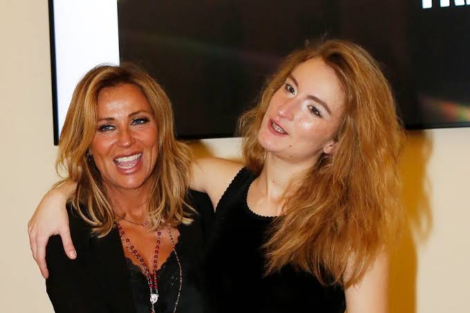 Alexandra Lencastre pede desculpa às filhas: "Ninguém nasce ensinado a ser  mãe" - Últimas - Correio da Manhã
