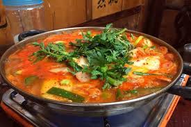 Budae Jjigae Deftiger Koreanisch Amerikanischer Eintopf Rezept Japanische Koreanische Rezepte Rezept Koreanische Rezepte Rezepte Koreanische Kuche