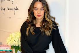Her birthday, what she did before fame, her family life, fun trivia facts, popularity rankings, and more. Andreea Raicu Nu Am Un Iubit È™i Sunt FericitÄƒ A Nu Fi Intr O RelaÈ›ie Nu E Condamnare La Nefericire Ea Md