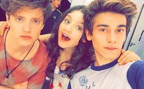 10 de septiembre de 1993) es un cantante y actor italiano, nacionalizado argentino.en 2010 participó en la cuarta temporada de la versión italiana del programa de talentos factor x. Soy Luna 2016
