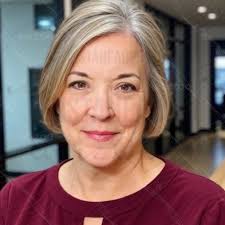 Minnesota Congresswoman Ilhan Omar joined protesters in facing federal  agents at an ICE facility in Minneapolis