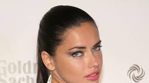 Post 1 of 4112 3 4 5 » |>. Victoria S Secret Model Adriana Lima Shows How To Get The Cat Eye Look Even If You Re A Klutz With Liquid Liner Glamour