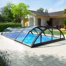Le prix d'un abri de piscine varie en fonction de sa hauteur, sa forme ainsi que son système d'ouverture. Abri Mi Haut Silhouette Quartz Tarif Et Infos Sur Les Abris Piscine