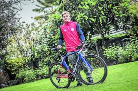El destacado deportista nacional, clasificado a los juegos olímpicos de tokio, martín vidaurre viajó rumbo a alemania para integrarse al equipo lexware y competir en las fechas de la copa del mundo de mountainbike. Martin Vidaurre Voy Con La Meta De Superarme Y Sacar Todo De Mi La Tercera