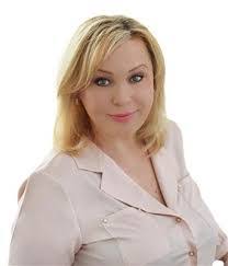 Anne Rue's Instagram, Twitter & Facebook