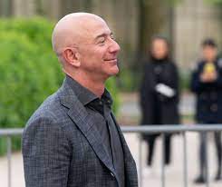 Explore top 10 facts about jeff bezos's life. Jeff Bezos Amazon Is Richer Than Hungary Retaildetail