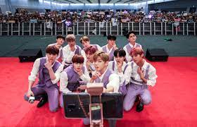Kelima personel wanna one itu adalah park ji hoon, ha sung woon, dan kim jae hwan. Peak Kcon Attendance Speaks To K Pop S Massive Online Influence Character Media