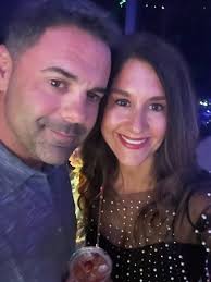 Jon and I got all dressed up for the most fun holiday party in our  neighborhood, hosted by the amCourtnee Robertsonertson! ✨ From delicious  food and festive cocktails to a beautifully decorated