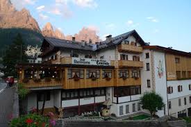 In centro a san martino di castrozza. Hotel Centrale San Martino Di Castrozza Primiero