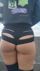 juicymagick big ass white girl walking - Porn - EroMe