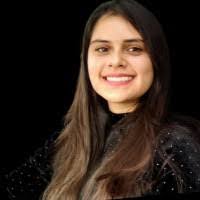 Doris Aparicio's Instagram, Twitter & Facebook