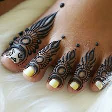 Henna Designs For Feet Bee Legs Mehndi Design Henna Designs Feet Mehndi Designs Feet