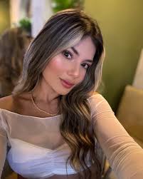 Ella tiene algo que me descontrola… 🎶