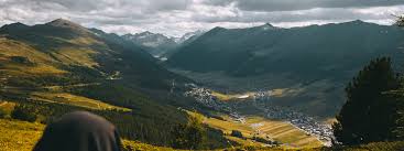 The livigno alps are a mountain range in the alps of eastern switzerland and northern italy, around the italian village livigno.they are considered to be part of the central eastern alps. Livigno Im Sommer Mottolino Fun Mountain