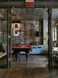 Piece A Vivre Style Industriel Et Billard Ancien Interieurs Industriels Maison Industrielle Decor Steampunk