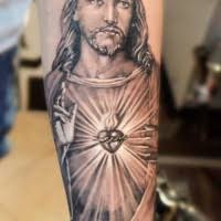 Ver más ideas sobre disenos de unas, tatuaje sagrado corazon, pintura de libélula. Tatuaje En El Antebrazo Jesus Con Corazon Brillante Tattooimages Biz