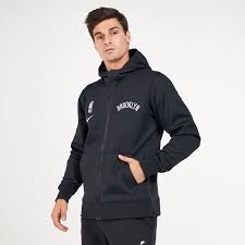Cut from a cotton blend jersey and lined with warming fleece, this pull over style is finished will all of the key elements. Buy Nike Men S Nba Brooklyn Nets Showtime Therma Flex Hoodie In Kuwait Sss