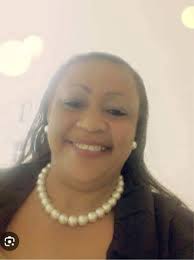 🔴🔴VOICI LA FEMME QUI DÉTIENT L'ENFANT DE VANESSA TCHATCHOU Medjan Dikoum  Ate Caroline c'est son nom. Elle est magistrate de professionn. C'est donc  elle la femme qui détient la fille de Vanessa