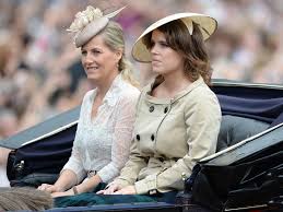 Herzogin meghan hatte beim trooping the colour ihren ersten offiziellen auftritt nach der geburt von baby archie. Trooping The Colour London Feiert Geburtstagsparade Fur Queen Elizabeth Ii