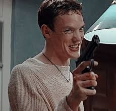 Who else thinks Mathew Lillard is gonna come back as the last Ghostface