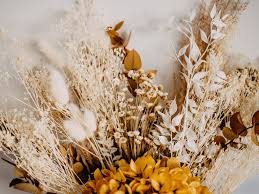 Where to buy dried flowers in singapore. How To Decorate A Room With Dried Flowers Floweradvisor Floweradvisor Singapore Blog