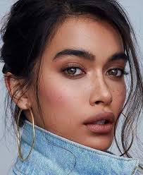 Pin By Mavi Ruya On Makyaj Fikirleri Brown Skin Makeup Office Makeup Natural Makeup