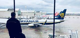 The airlines say they need to protect their status as video caption: Nach Nein Zu Tarifvertrag Ryanair Droht Mit Schliessung Von Deutschen Basen Aerotelegraph