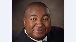 Stephen Everett's Instagram, Twitter & Facebook