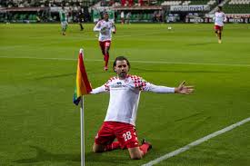 Auch bei dieser em verlor die deutsche elf das erste spiel, wurde stark kritisiert. Ezwwdackpxudrm