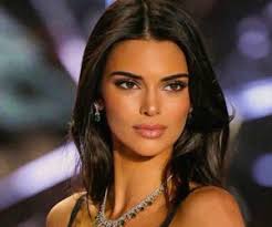 Kendall Jenner në gjyq! Paditet për shumën marramendëse nga një shtëpi mode 