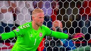 Kasper schmeichel had laser pen shone at his face as harry kane. Vgd8vewtt29csm