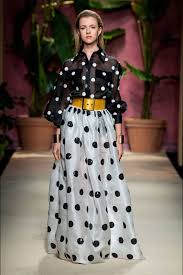 Ecco la nuova collezione luisa spagnoli autunno inverno 2020 2021 con foto e prezzi di cappotti, gonne, pantaloni, camicie e non solo! Luisa Spagnoli Milano Spring Summer 2020 Ready To Wear Shows Vogue It Fashion Couture Fashion Fashion Looks